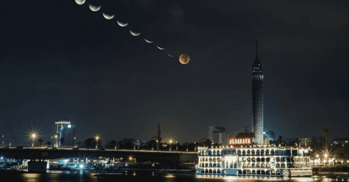 Egypt's Photographers Capture Supermoon in Realtime, supermoon, supermoon egypt, lunar eclipse egypt, lunar eclipse cairo, digital boom