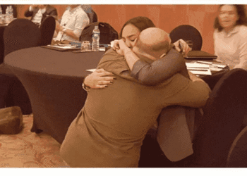 hussein dajani, marketing kingdom cairo, digital boomو Marketing Kingdom speaker makes marriage proposal on stage