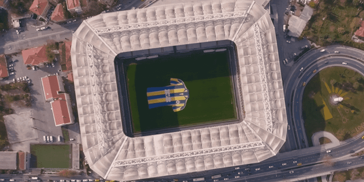 turkish airlines supports Fenerbahce