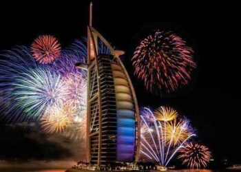 Watch Dubai New Year's Eve fireworks live on Twitter