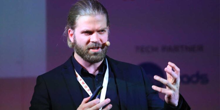 marketing kingdom cairo, egypt, Tom Webster, Global Social Media Strategy Manager – Retail, Lubricants & Motorsport at Shell in the UK