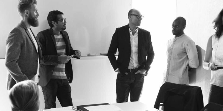 Startup Business Team Brainstorming on Meeting Workshop, Things You Should And Shouldn't Do To Make Meetings Productive