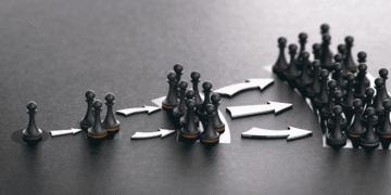 The Evolution of Influencer Marketing: From Royal Endorsements to Social Media Powerhouses