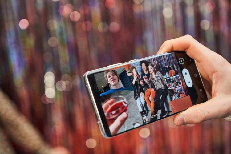 Galaxy-S21_ultra_lifestyle_cut