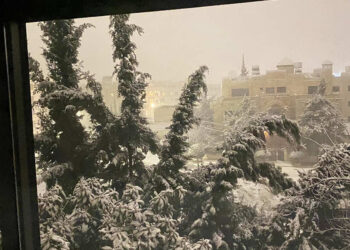 Amman turns white as snow storm hits