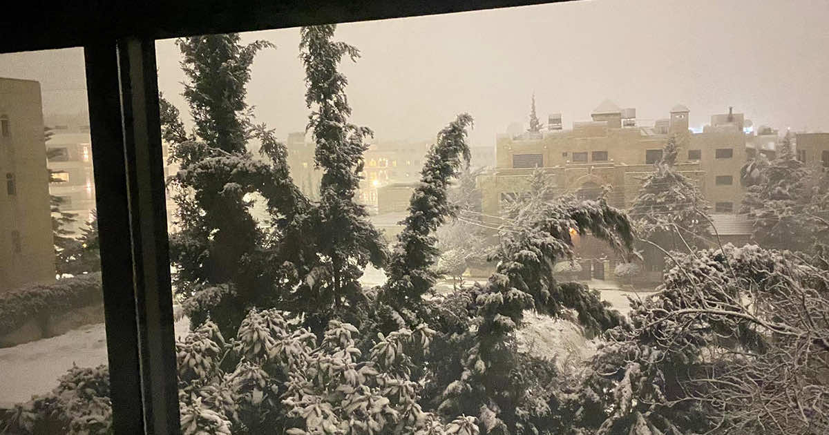 Amman turns white as snow storm hits
