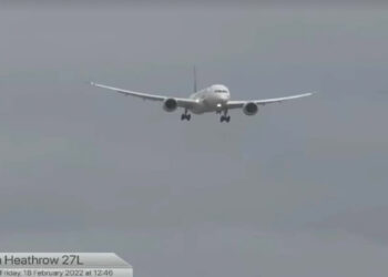 Egyptian pilot defeats Eunice storm & leads the trend in London