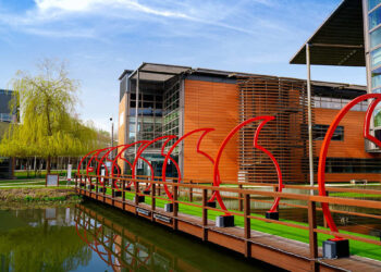 Vodafone plans to cut cost by shifting UK jobs overseas